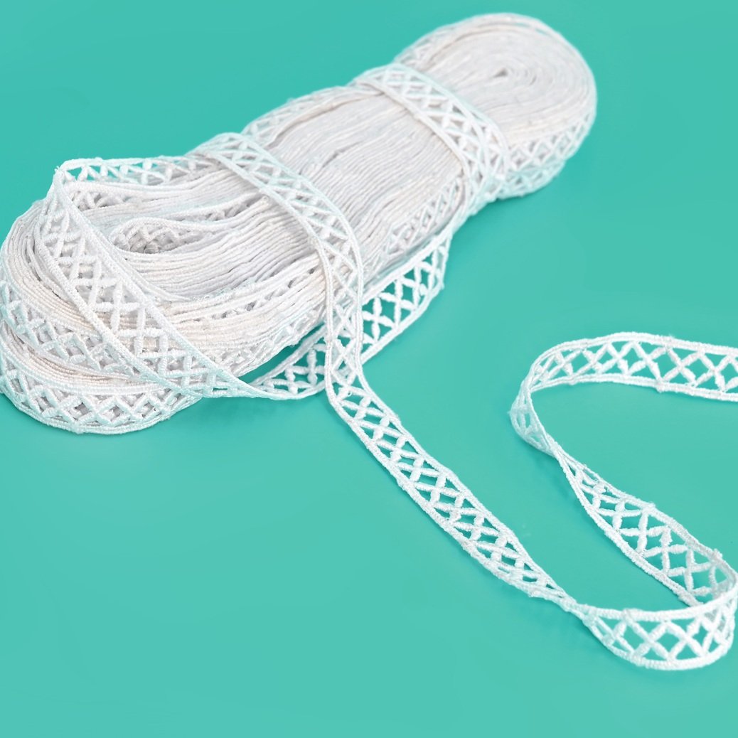 Cross Pattern 7171 GPO Lace Trim for Designer Garments